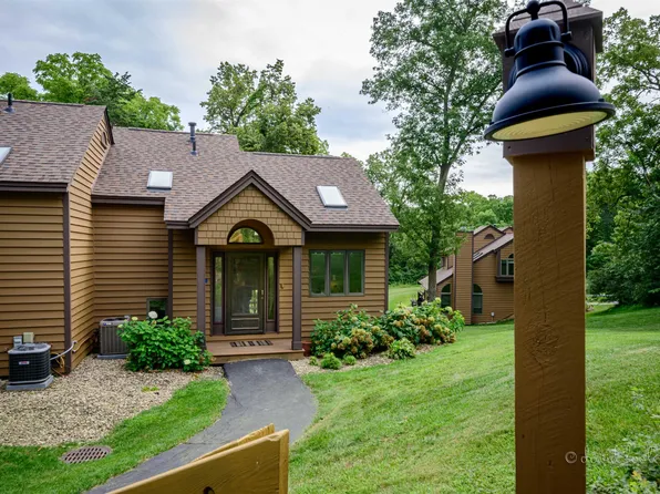 31 Creekwood Ln, Galena, IL 61036