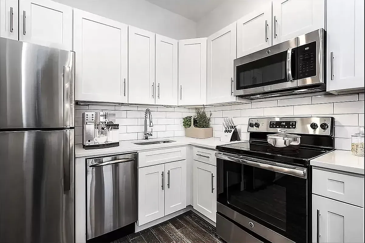 101 Stanton Street — Photo 2