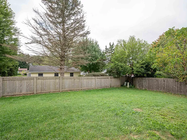 13 Keighley Cir — Photo 12
