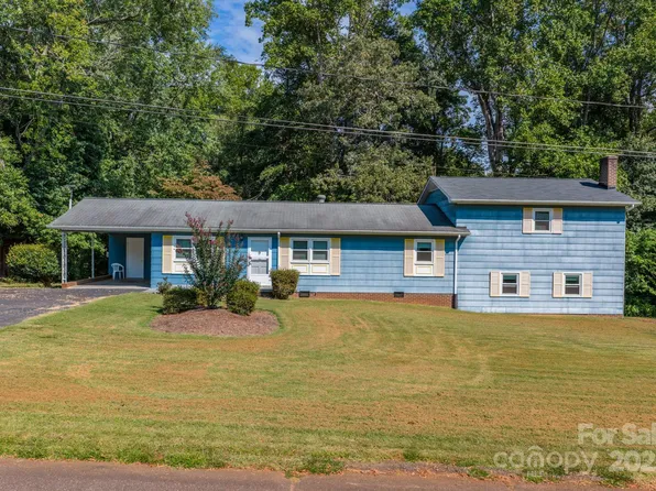 3572 Spring Valley Dr, Newton, NC 28658