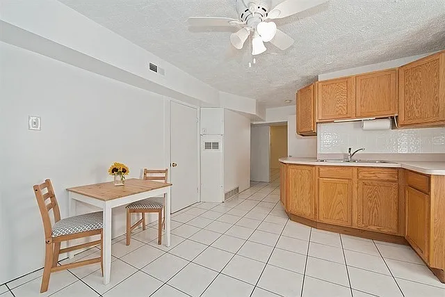 Ashland 2422 - kitchen and dining2a_03282017