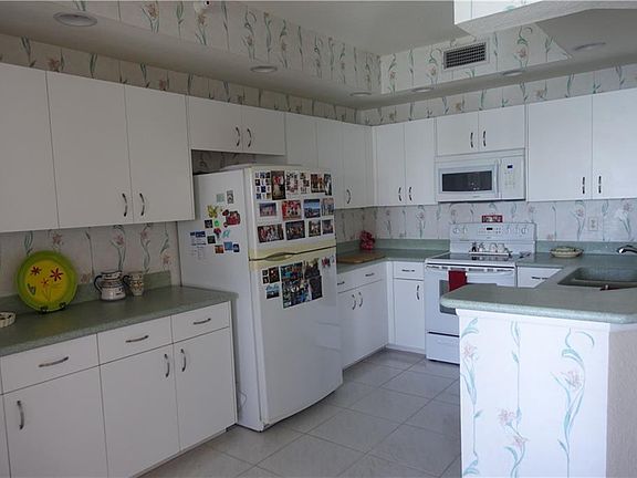 3rd image of 4830 Osprey Dr S APT 205