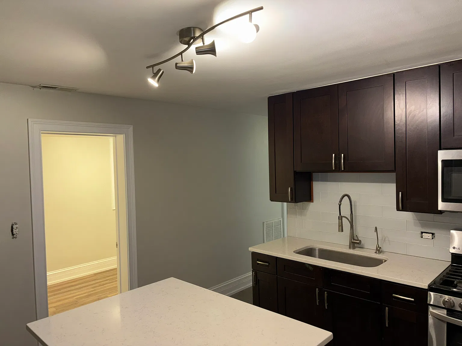 4312 N Albany Ave — Photo 4