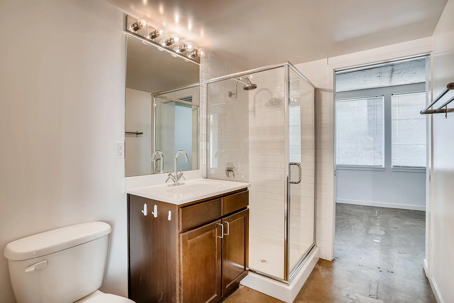 2 bed, 996 sqft, $1,945 — Photo 2
