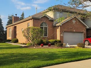 9430 Caledonia Dr, Tinley Park, IL 60487