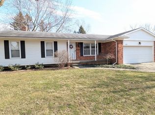 220 Oakwood Dr, Flushing, MI