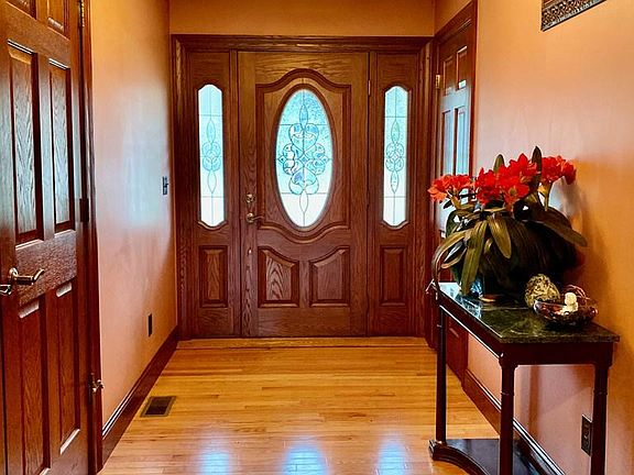 4th image of 1808 Park Ave E