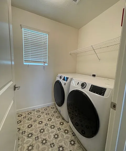2003 N Perry Ln — Photo 16