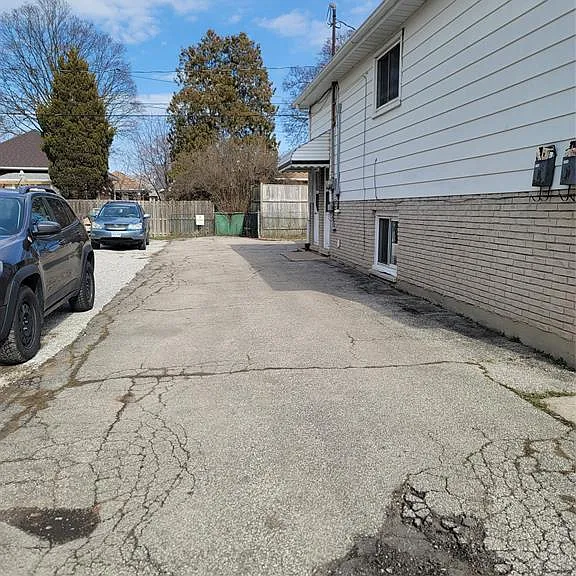 2240 Howard Ave #UPPER — Photo 6