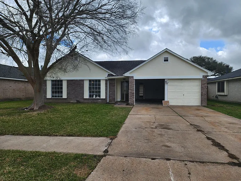715 Beechbend Dr — Photo 2