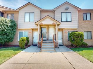 24114 Avon Ln, Clinton Township, MI 48036