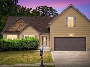 1102 Meachem Dr, Clarksville, TN 37042