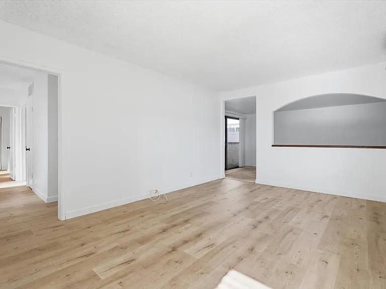 2513 190th St #FRONT — Photo 5