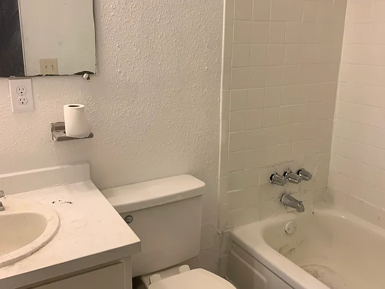 1100-1200 S Lynn Ln #21 — Photo 9