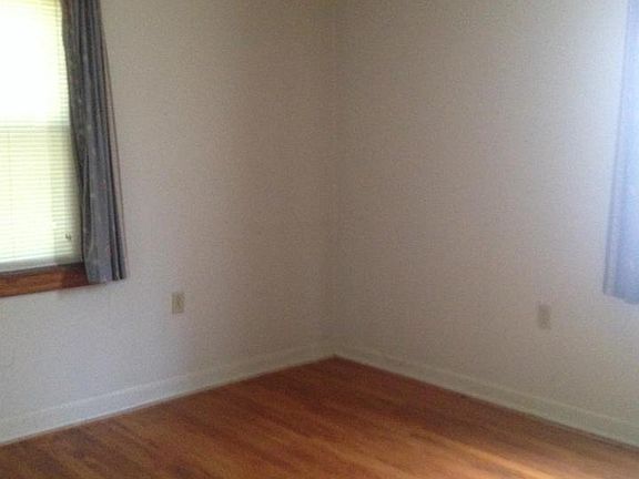 5th image of 146 Frost Ave
