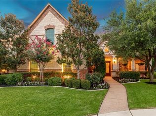 9216 Hailey Ct, North Richland Hills, TX 76182