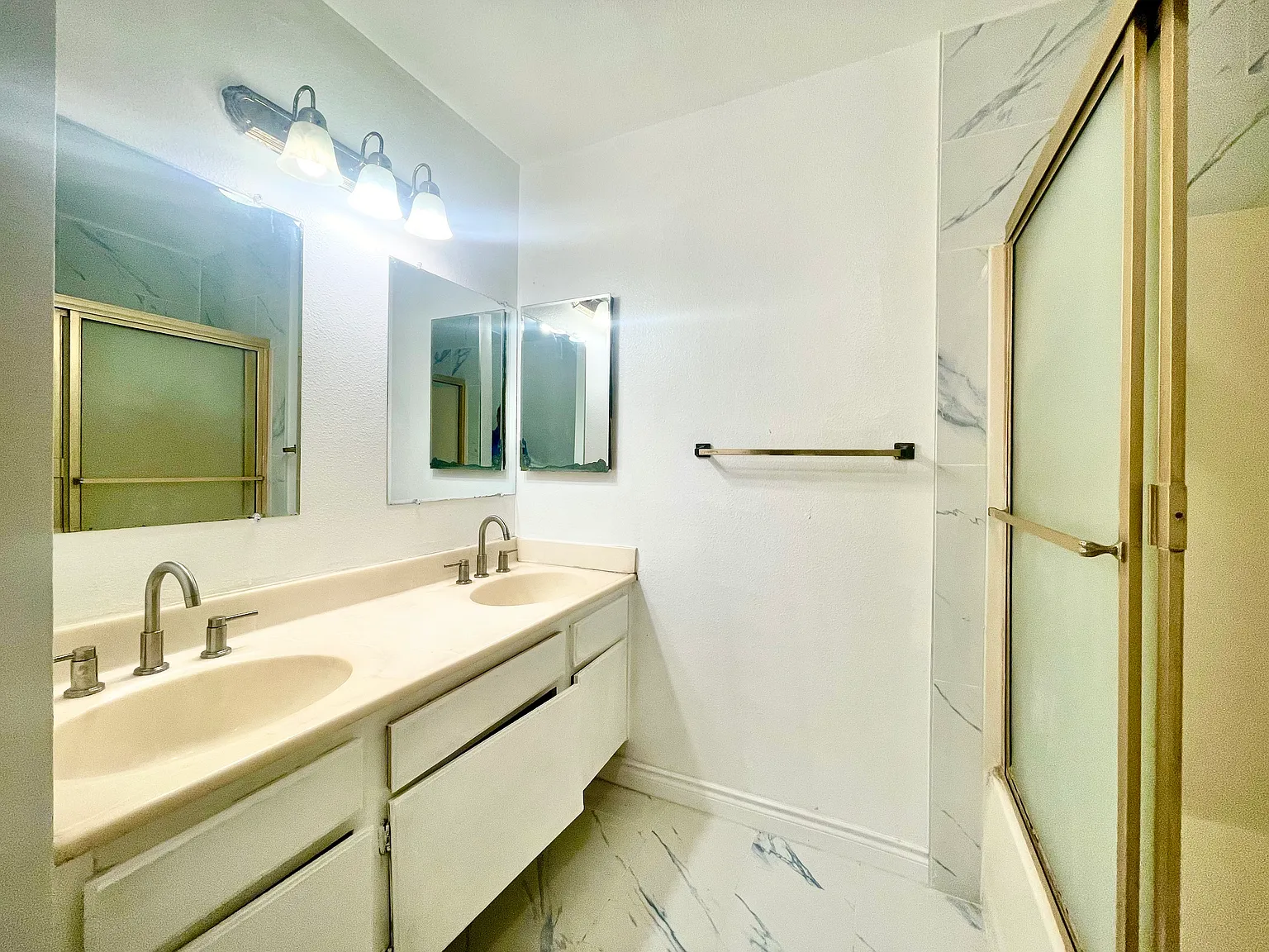 4 bed, 1560 sqft, $3,750 — Photo 3