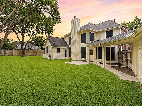 5th image of 12406 Arrondi Cir