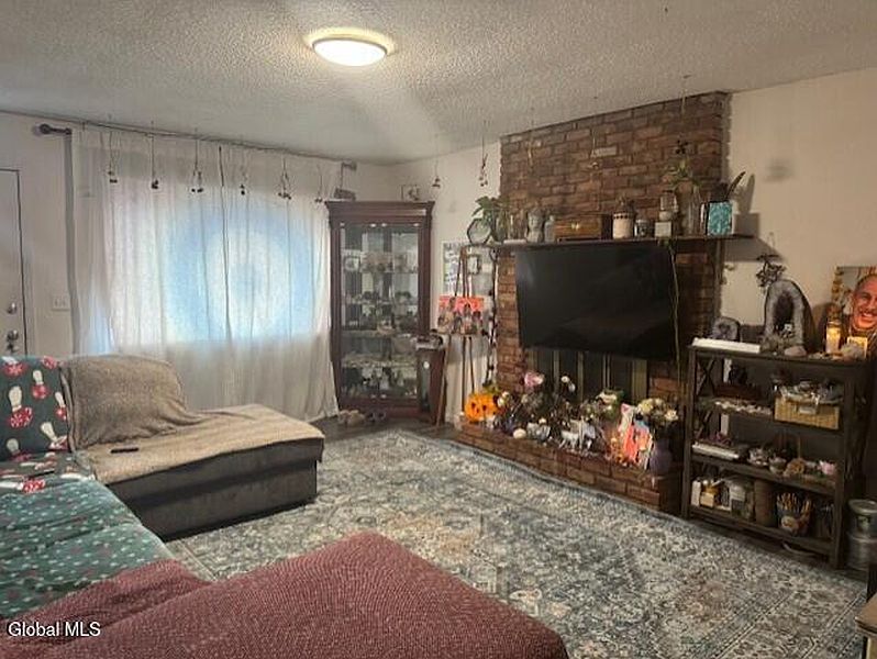 3rd image of 349 Gifford Road