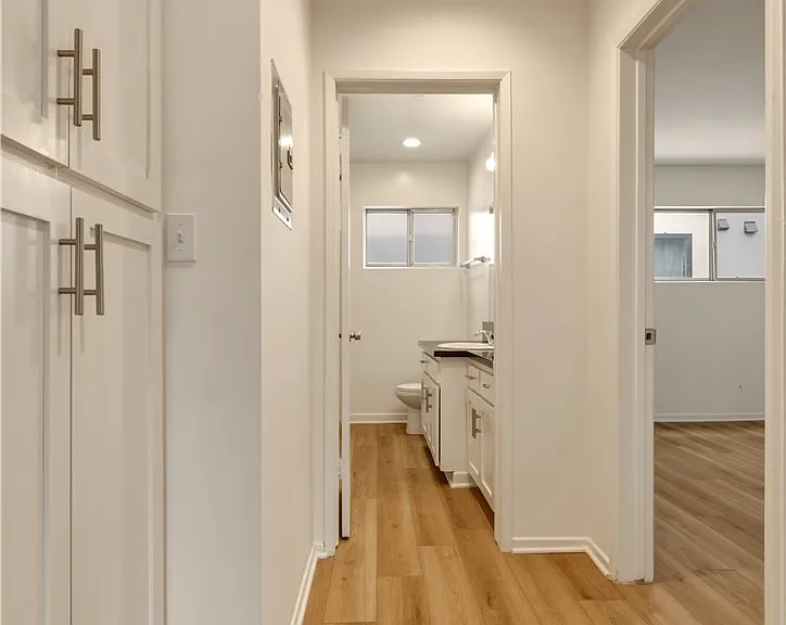 6140 Whitsett Ave #6 — Photo 9