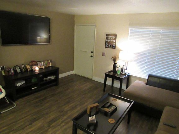 3rd image of 24 W Elliot St APT 28