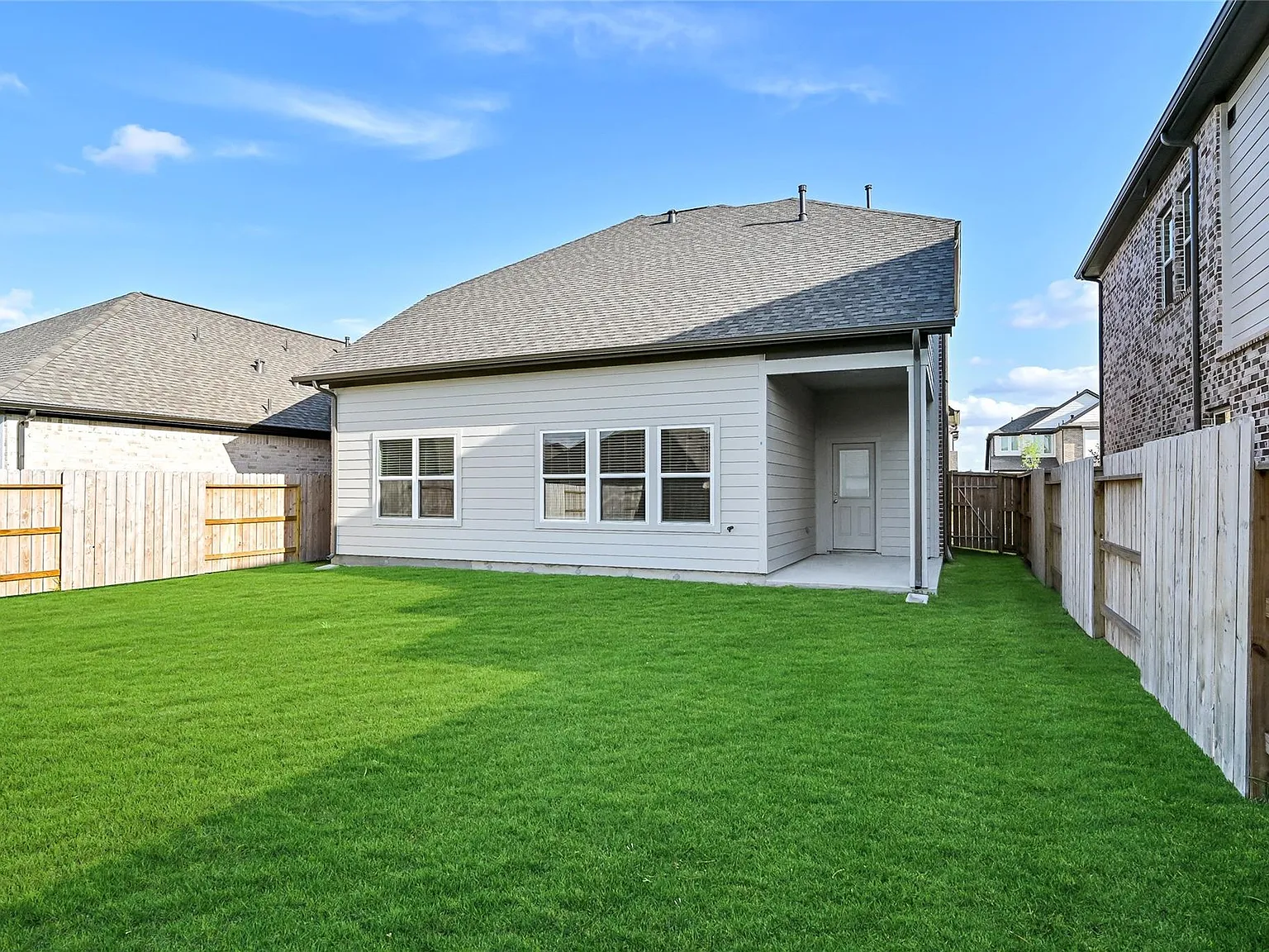 4 bed, 2.5 bath, 1804 sqft, $3,225 — Photo 4