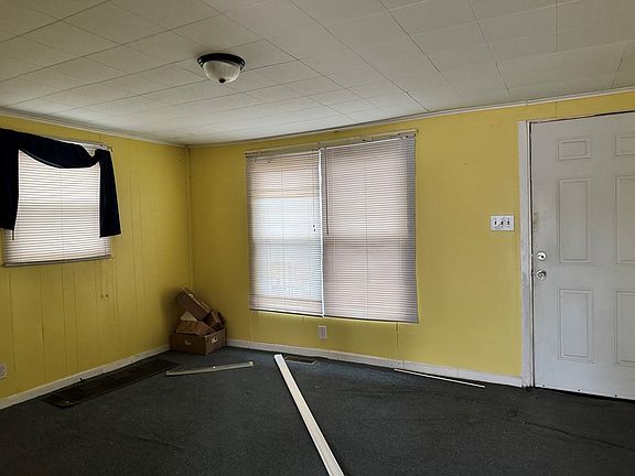 3rd image of 22 Stevens St