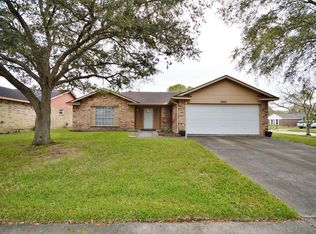 2802 Pickett Dr, League City, TX 77573