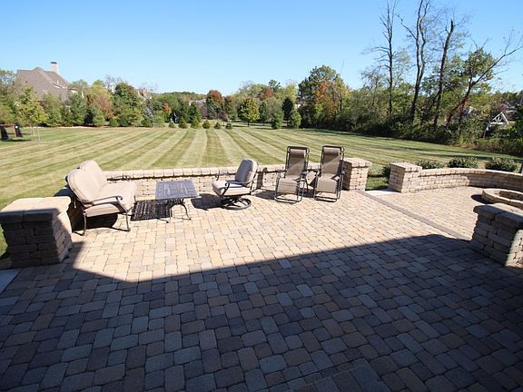 4th image of 1945 Woodland Hall Dr