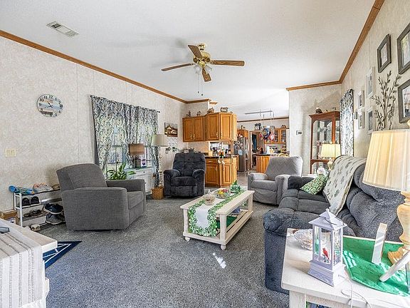 3rd image of 600 Old River Rd