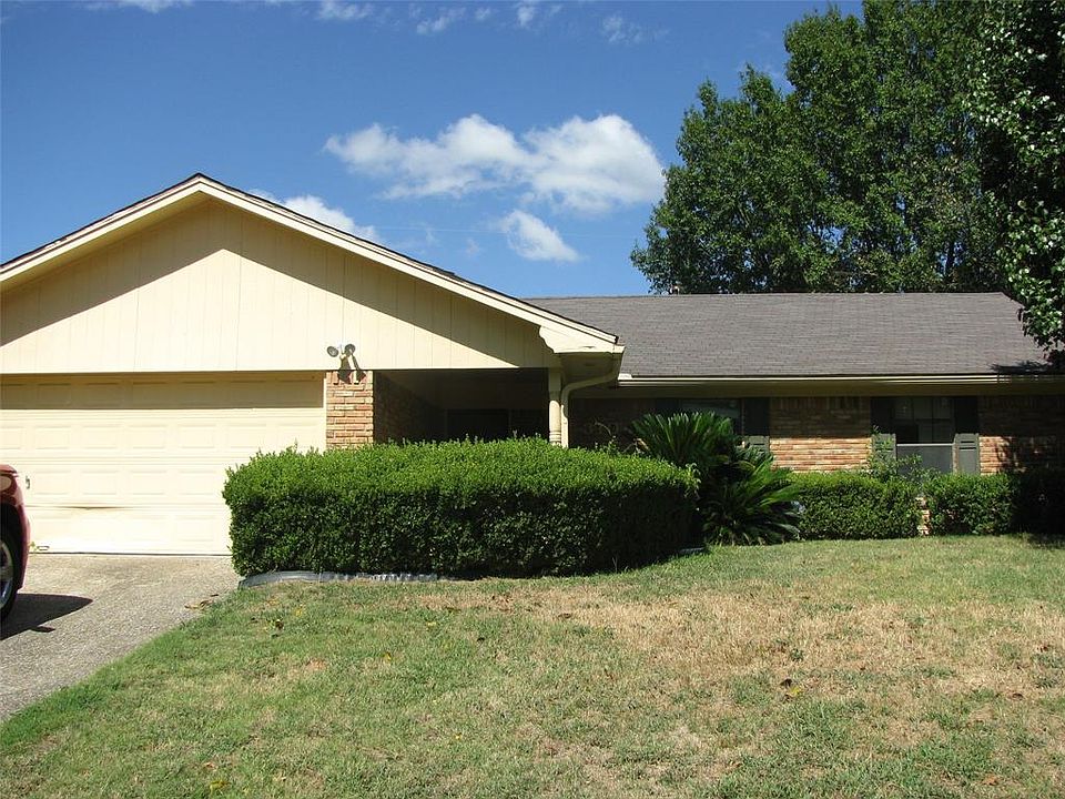 1st image of 3104 Louis Ave