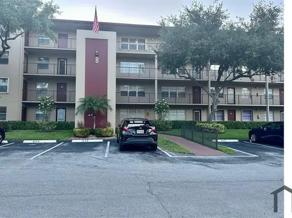 850 SW 133rd Ter, Pembroke Pines, FL 33027