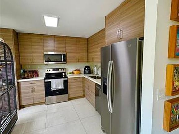 5th image of 4832 Grapevine Way #Townhouse 4832
