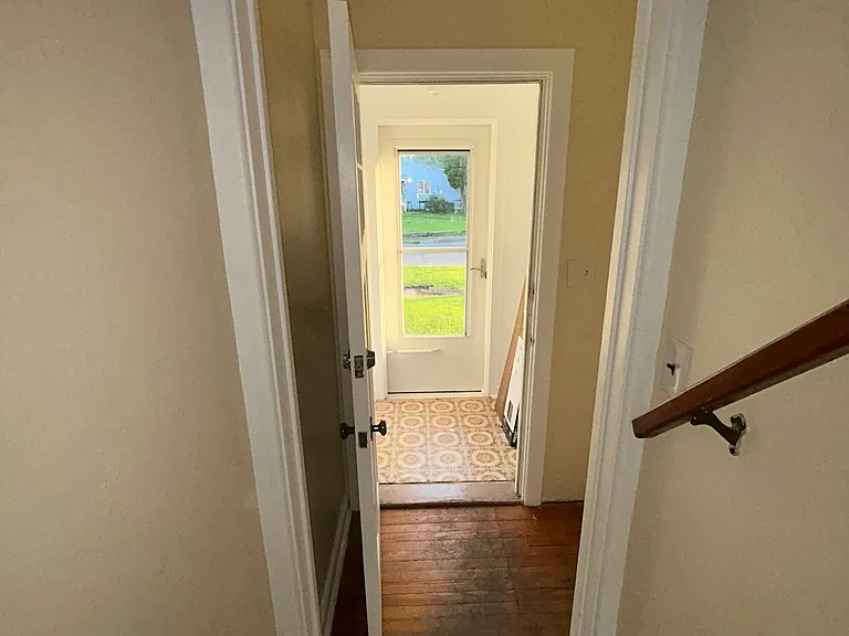 Enclosed Entryway for Unit 2