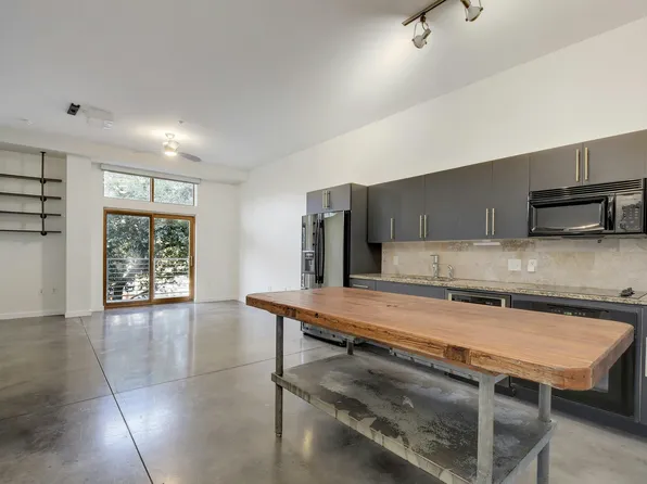 2124 E 6th St Unit 202, Austin, TX 78702