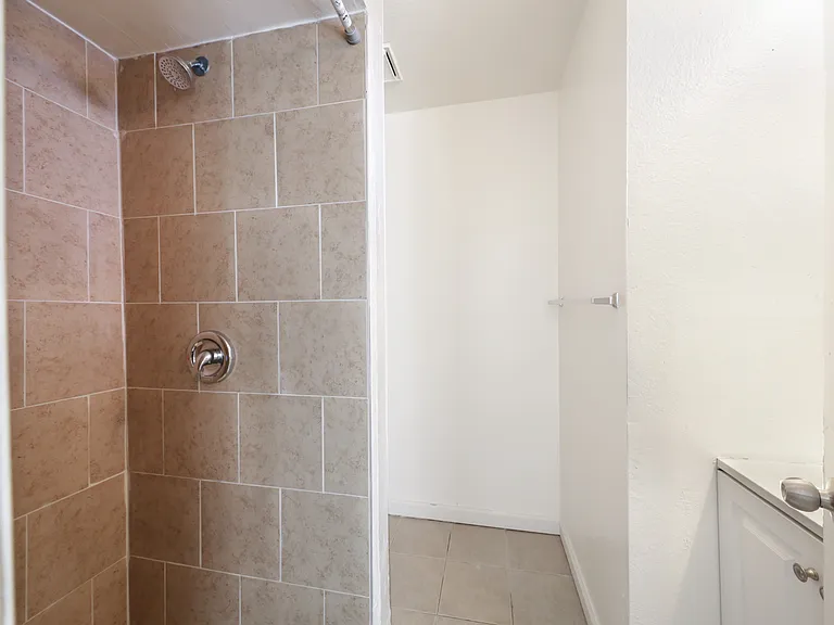 1236 Jeffrey St #2 — Photo 17