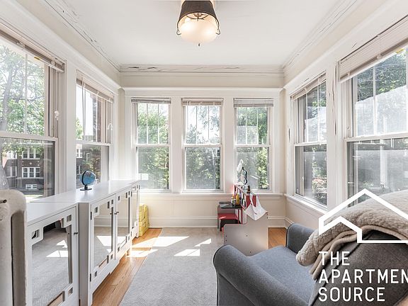 4th image of 4854 N Talman Ave #2
