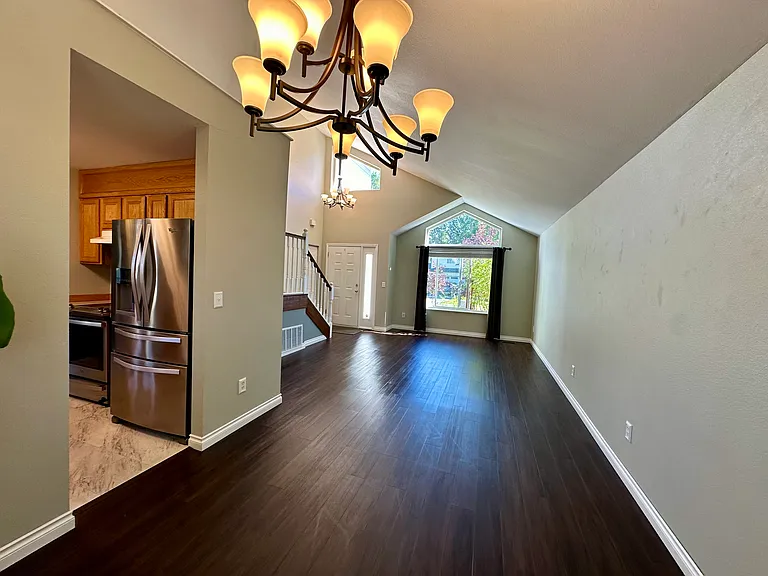 760 Hunt Cir — Photo 11
