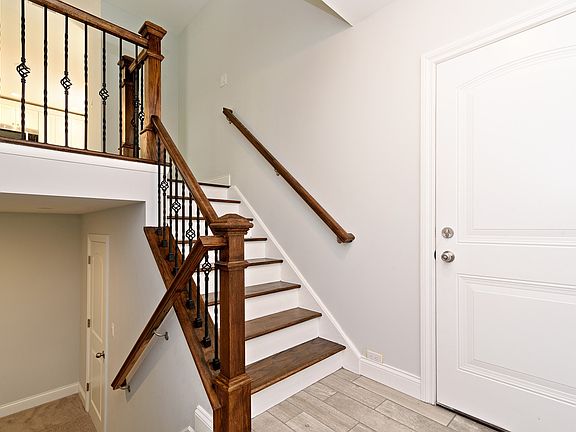 2nd image of 2018 E Woodview Dr