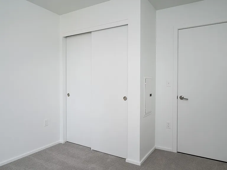 Rockwood Village Apartments — Photo 35