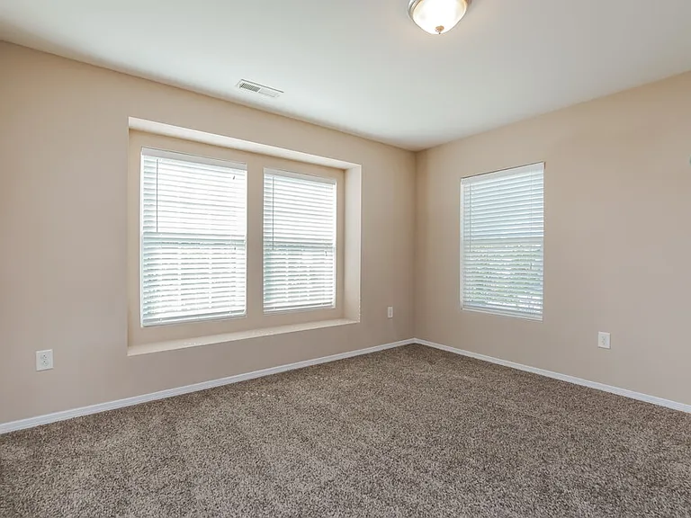 40 Norwich Dr — Photo 13