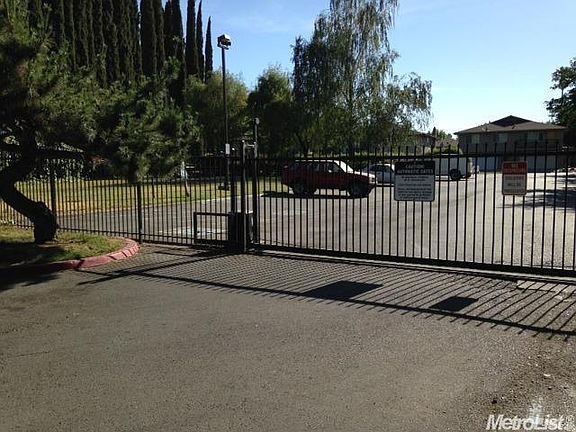 4th image of 9071 Folsom Blvd
