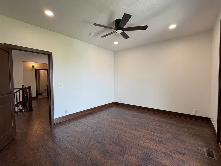 2961 Valley Stream Dr — Photo 16