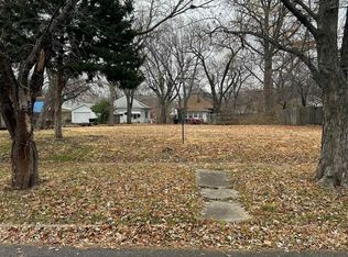 1122 SW Plass Ave, Topeka, KS 66604