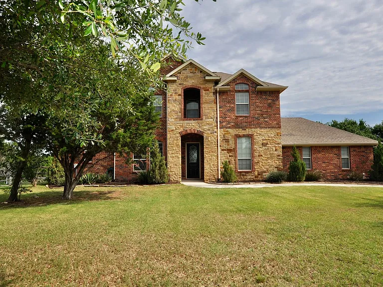 2529 Elk Hollow Ln — Photo 1