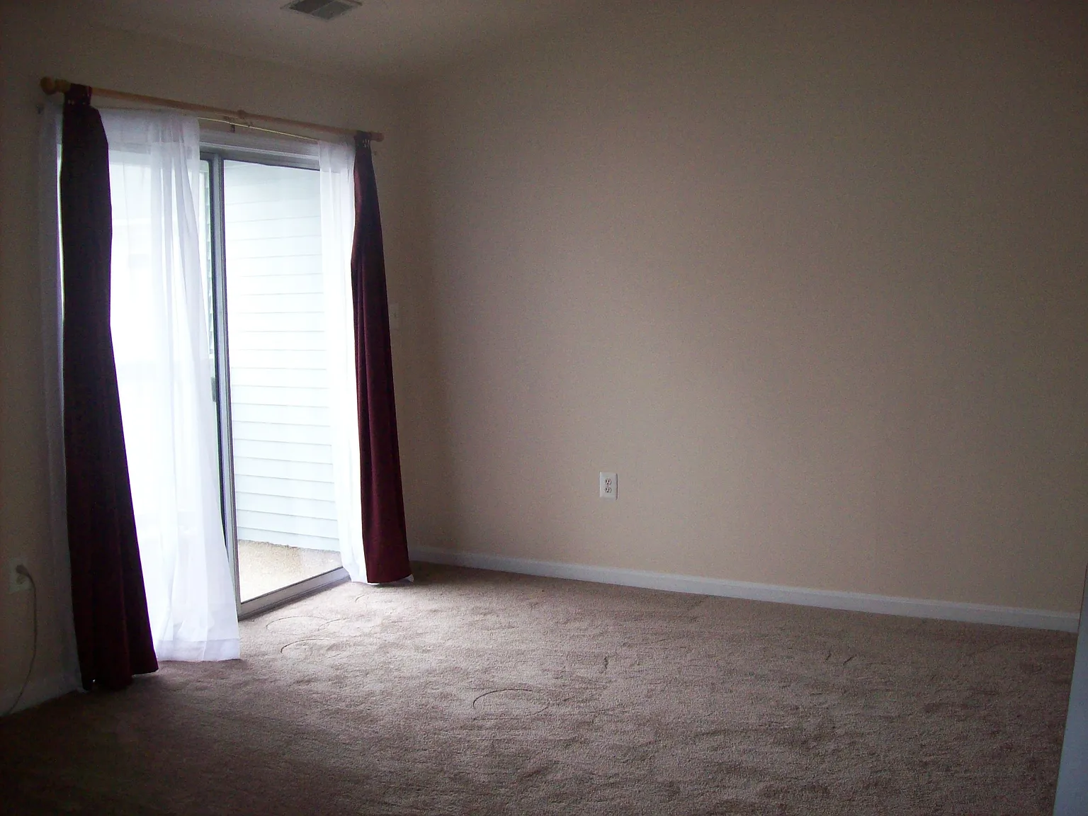 653 Constellation Sq SE — Photo 4