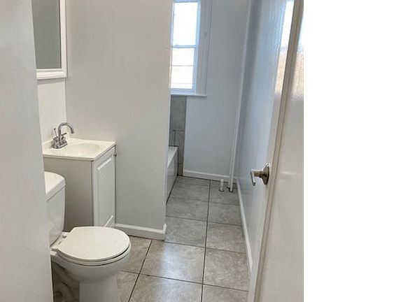 3rd image of 785 Hancock Ave APT 6