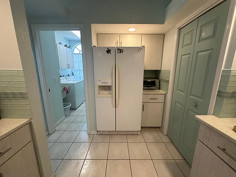 603 Rotonda Cir — Photo 8