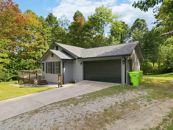 3rd image of 1207 Yorkshire Estates Rd