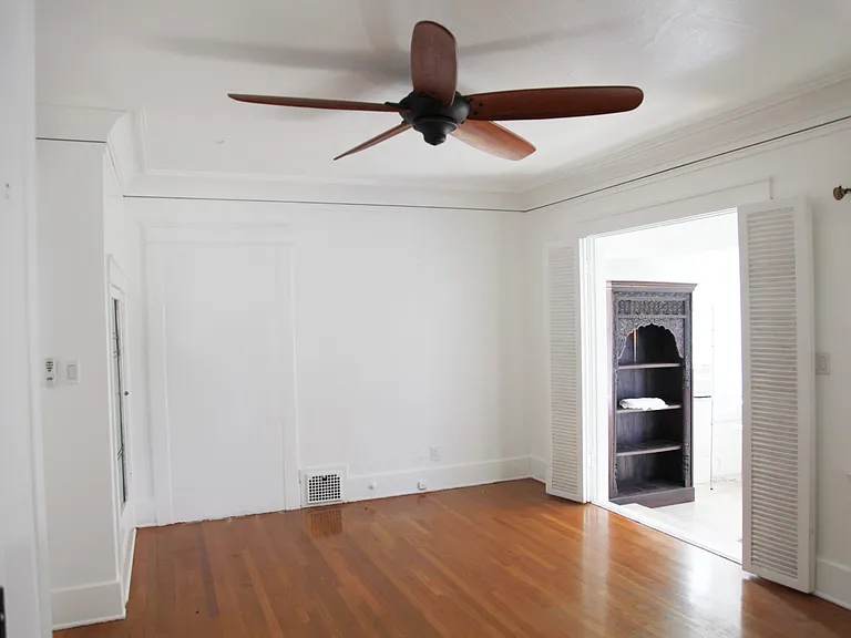 610 Lindaraxa Park — Photo 2